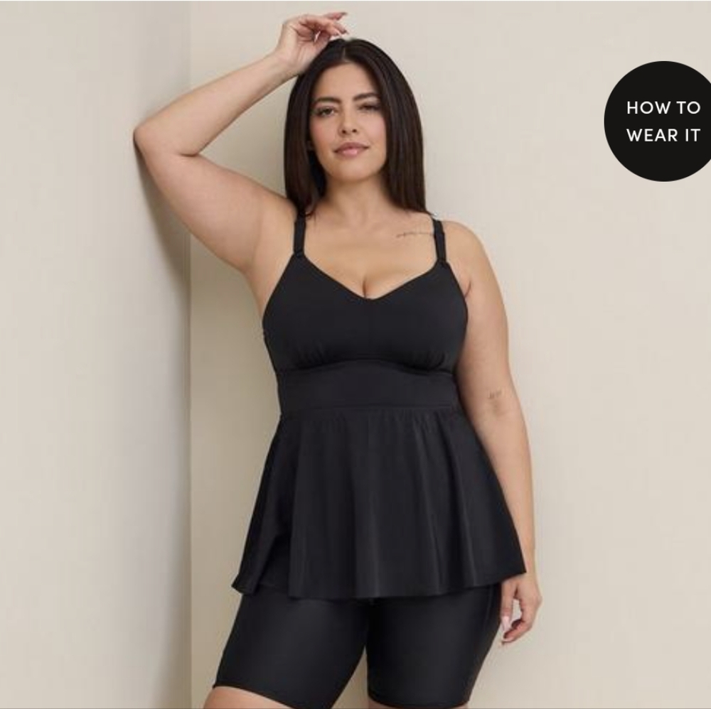 Torrid Wire-Free Racerback Tankini brand new with tags size 4 DD/F